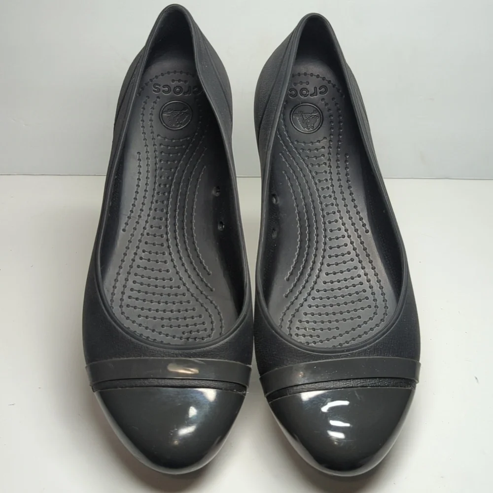 Crocs patent cap toe ballet flats Stylish Gray Women's size 10